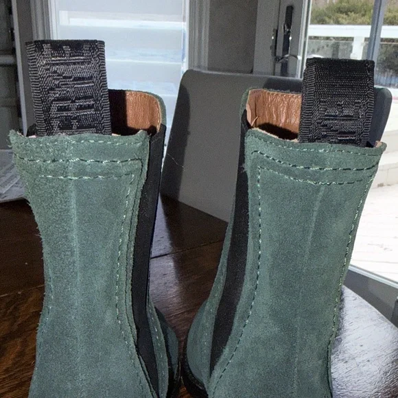 Forrest Green FRYE Jean Chelsea Boots - Picture 6 of 7